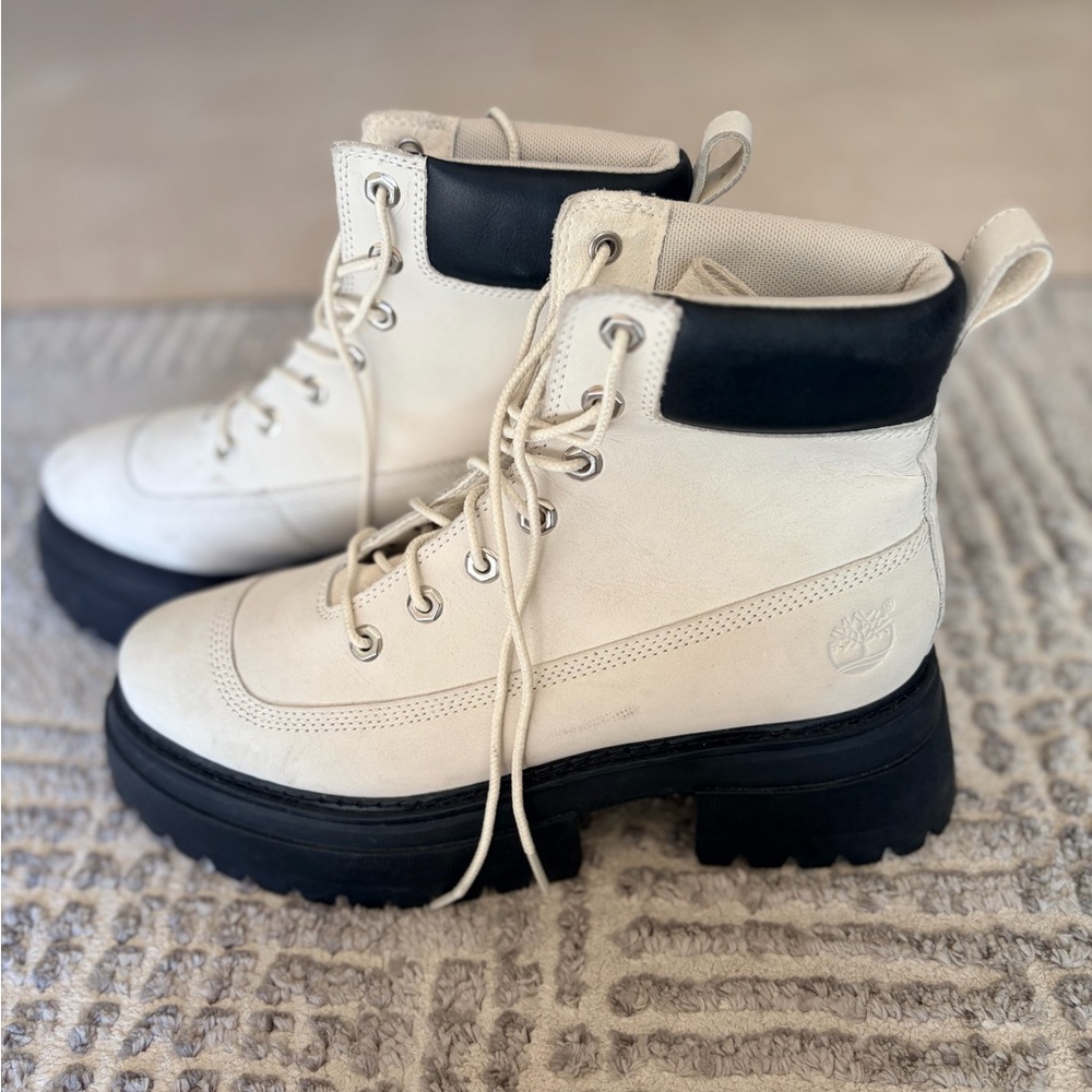Timberland Women's Size 9 Cream and Black Leather Boots - Picture 7 of 10